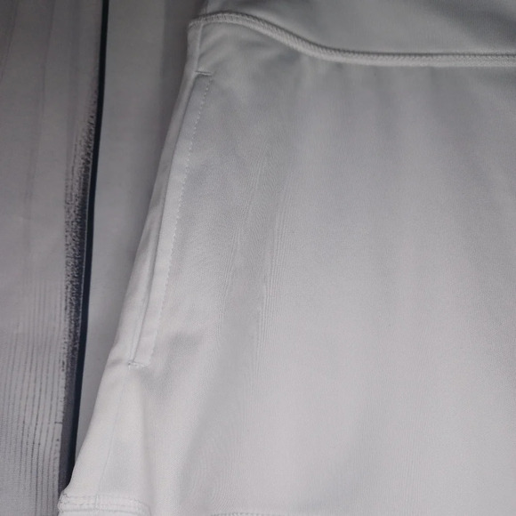 Grand Slam performance tennis skirt with shorts. - Picture 5 of 11